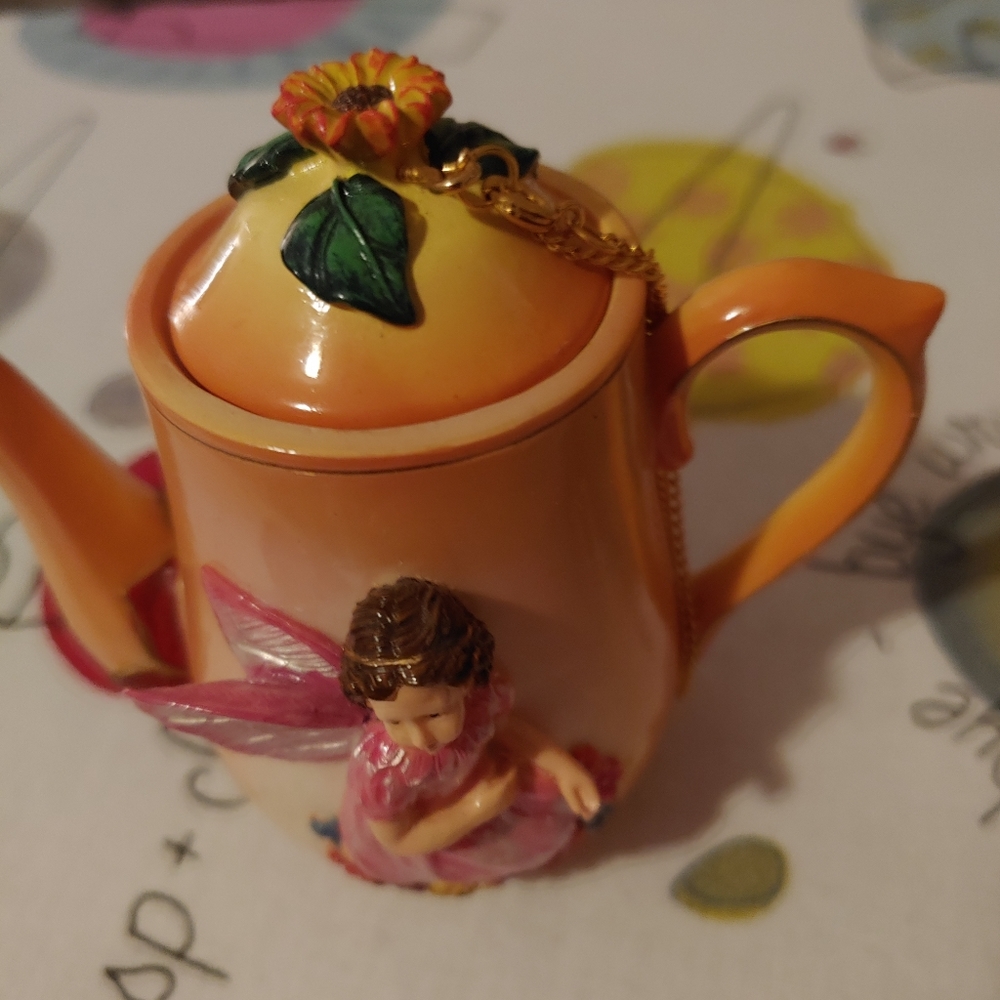 Tiny teapot.